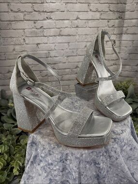 IDIFU “Fay” Silver Sparkle Square Toe Stack Heel Fashion Sandals WMS 7.5M 🩶 EUC